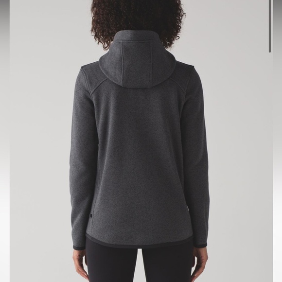 Lululemon Its Fleecing Cold Pullover in Heathered Black Women’s Size 6 - Picture 2 of 9